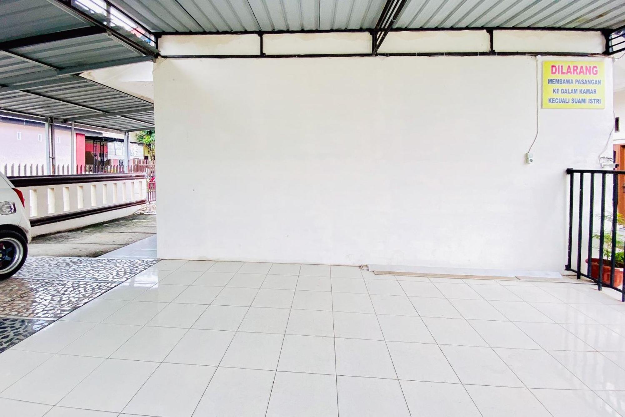Reddoorz Syariah At Sipayung Homestay Stabat Exterior photo